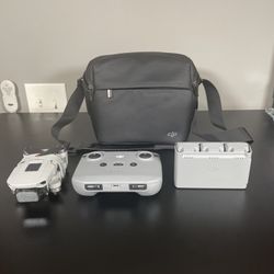 DJI Mini 2 w/ Fly More Kit