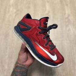 Nike Lebron 11 Low Basketball Shoes Size 10.5 Indpendence Day USA Red Obsidian
