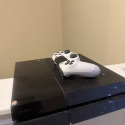 Ps4 With Controllers