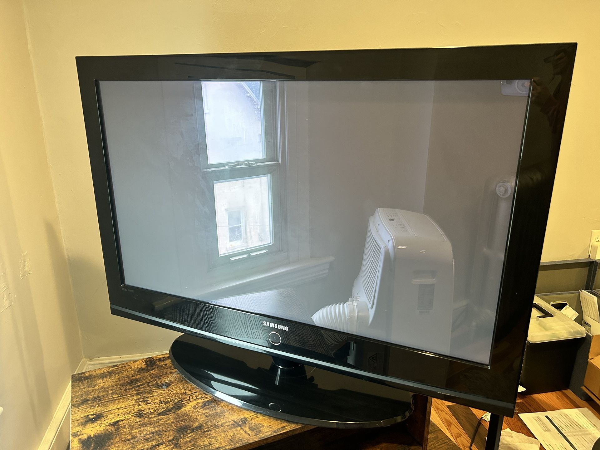 Samsung 42” Plasma TV