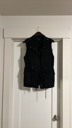 Aritzia Talula Black Cargo Vest