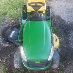  John Deerel awn mower 17.5.  500 CC