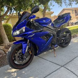 2006 YAMAHA R1 Sportbike GSXR Suzuki Cbr Honda 