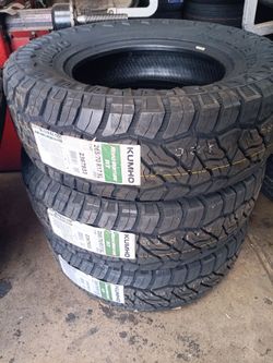 New Set of tires 265 70 17 KUMHO RT
