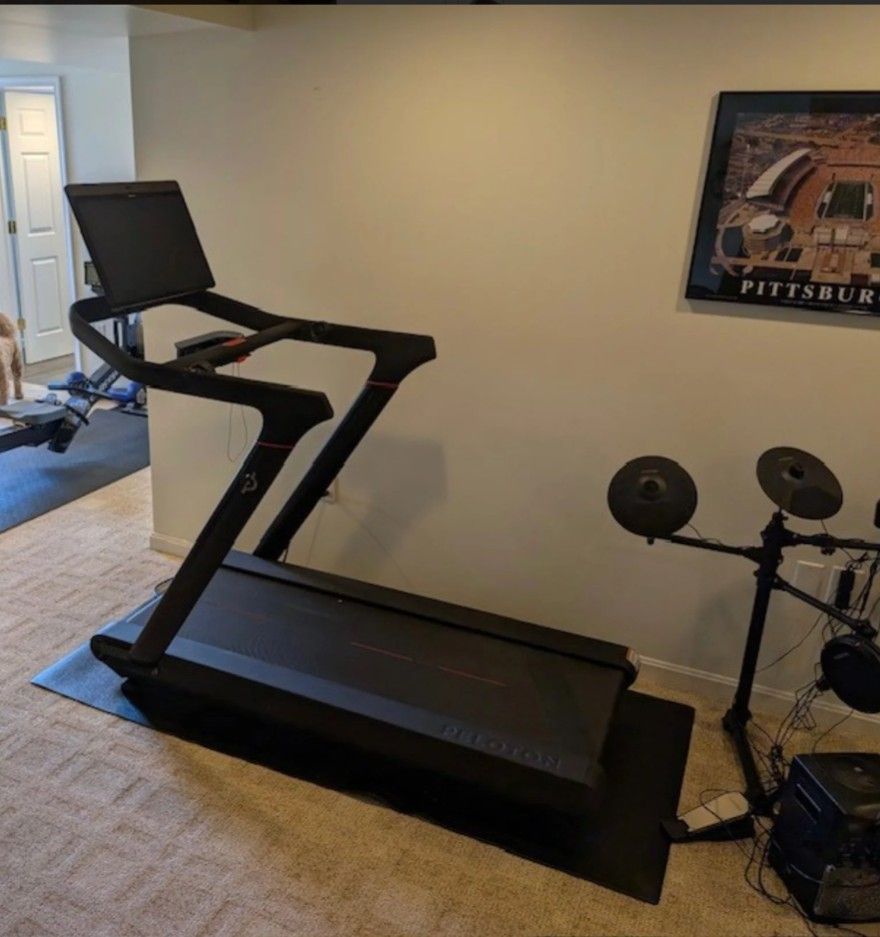 Peloton Tread