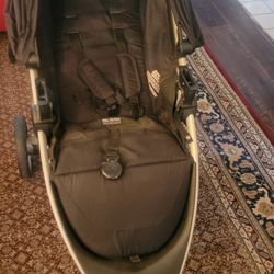 ✨ Brand New Britax B-Lively Jogger Stroller – Never Used! Premium Stroller. ✨.