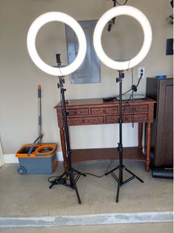GVM social media or makeup lights