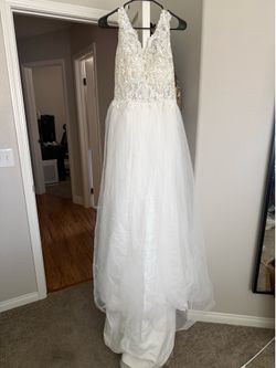 Wedding dress size 8 or 9 brand new