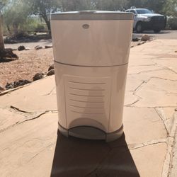 White And Grey Dekor Classic Diaper Pail 
