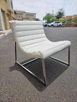 LEATHER ACCENT CHAIR