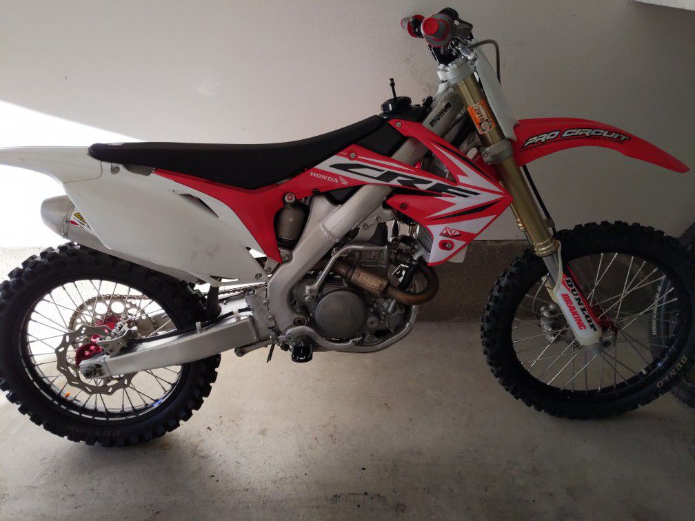 2012 CRF 250R Fuel injected $4000 OBO