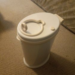 Diaper Pail -NEW,  Bote De Basura Para Pañales 