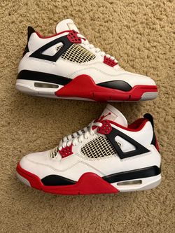 Size 8 (Used, no box, missing insoles) - 2020 Air Jordan 4 retro fire red