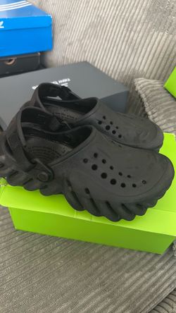 Crocs Echo Clogs - BLACK
