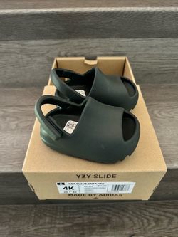 Yeezy slides toddler
