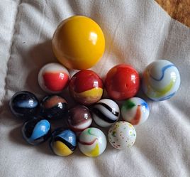 Mixed Glass Marbles Collection – 14 Pieces