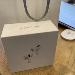 Apple Ear phones P r o 2 n d? Generation with MagSafe Charging Case+Lanyard