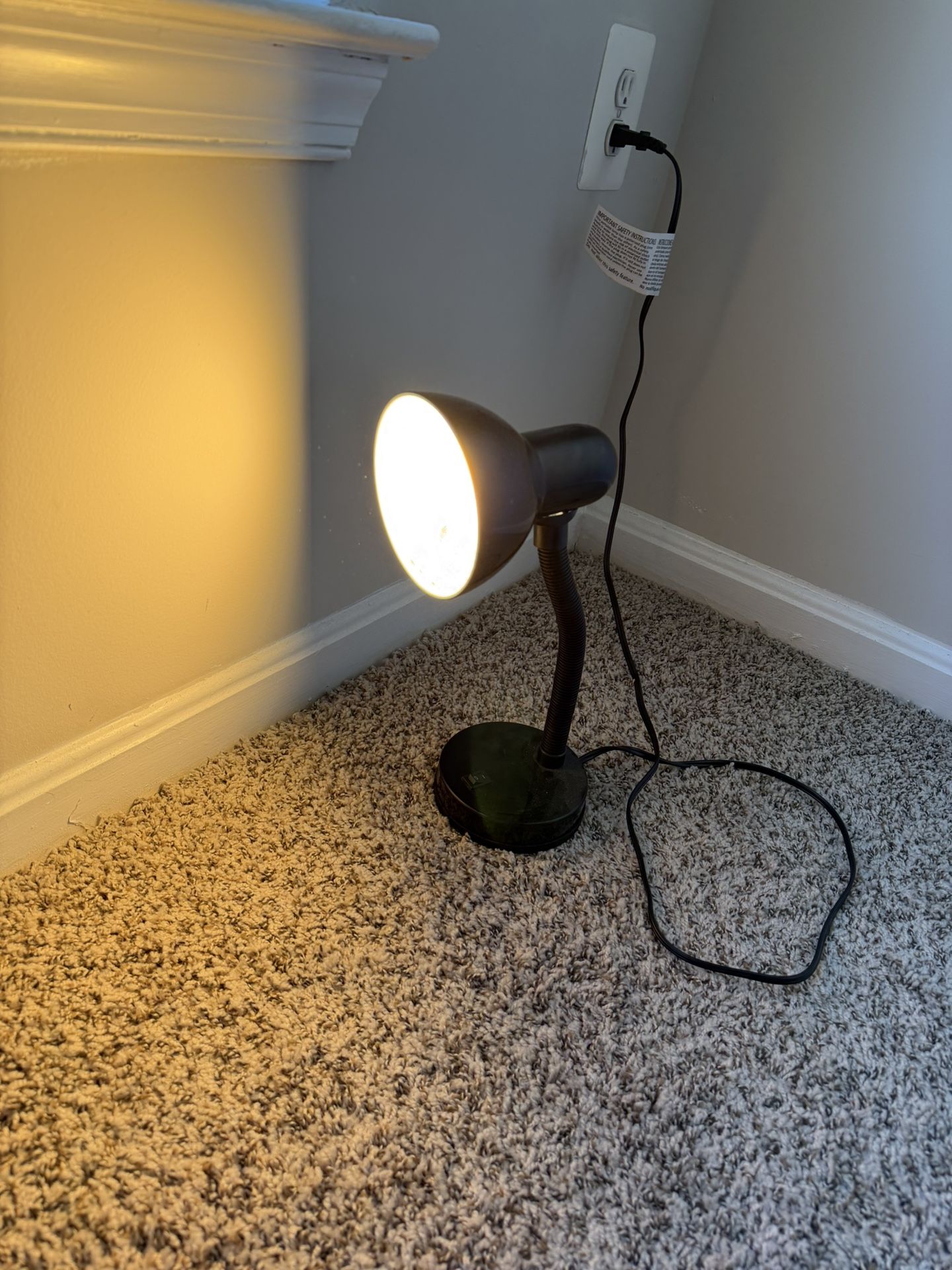 Black Desk / Table Lamp – Flexible Neck