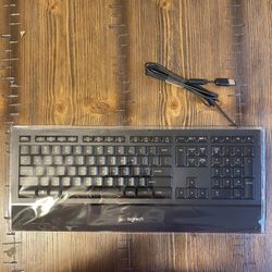 Logitech Keyboard (illuminated keyboard k740
