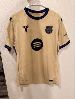 Lamine Yamal #10 FC Barcelona size L (fits like M)