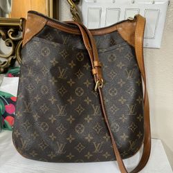 Authentic Vintage Louie Vuitton Crossbody Bag