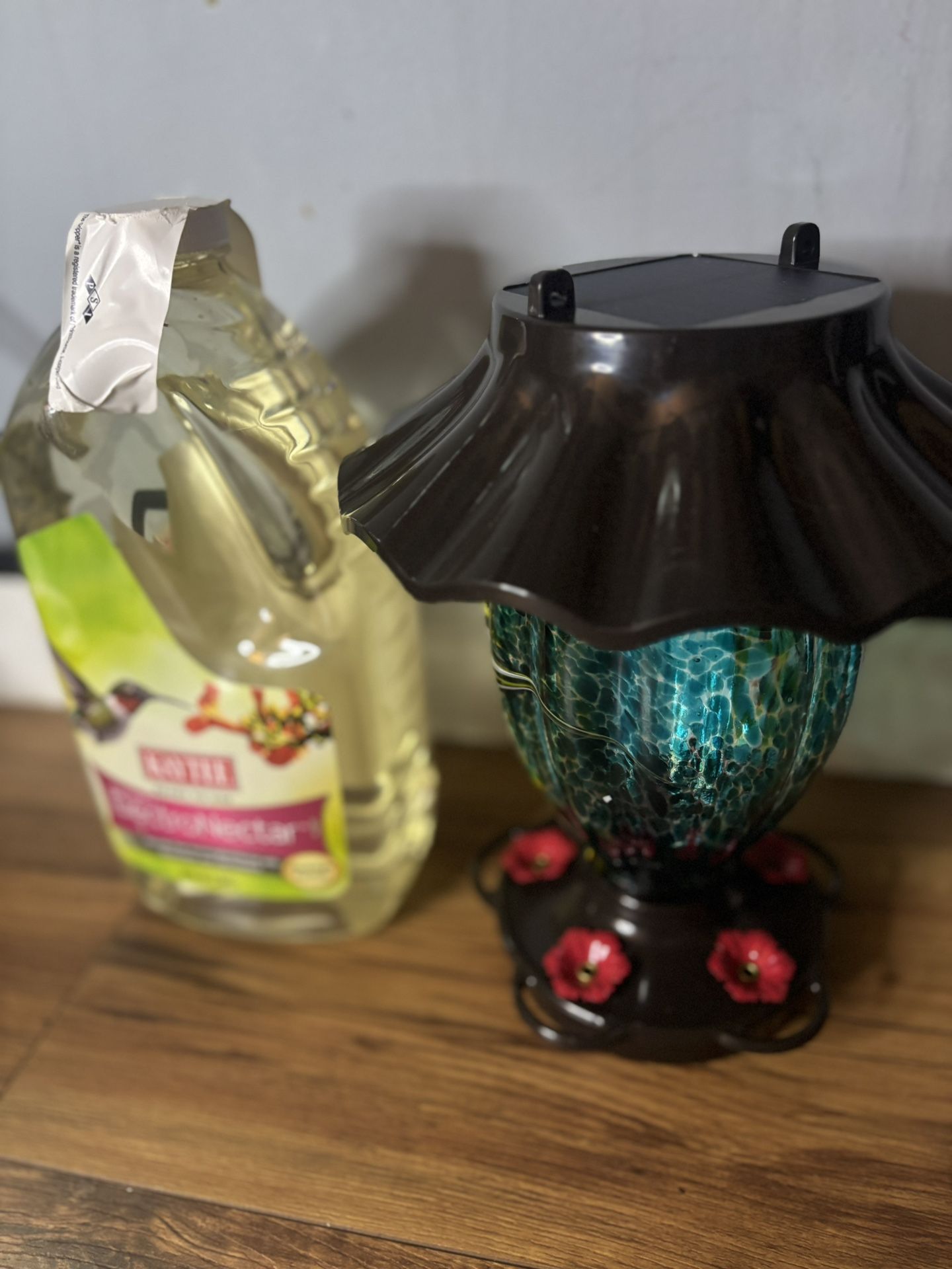 NEW! Solar Glass Hummingbird Feeder & Kaytee ElectroNectar Bundle