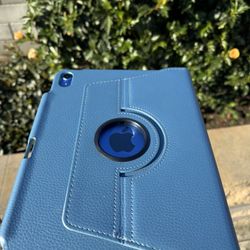 iPad (10th gen) with free case