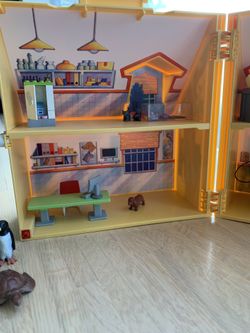 Play mobil pet clinic