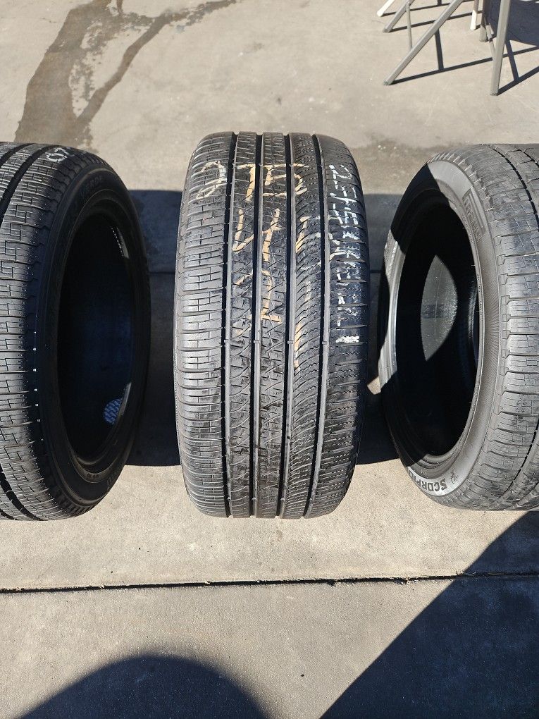 One275/45/21 Pirelli Scorpion Zero