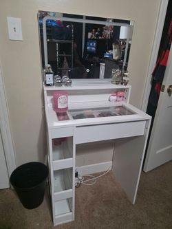 Small vanity