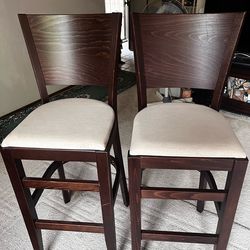 2 sturdy wood bar stool