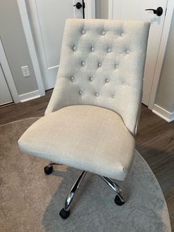 Tufted Linen Office Chair (2 available)