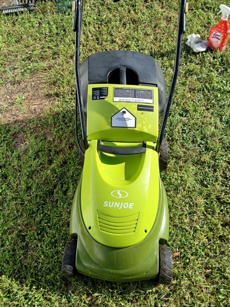 Electric Lawn Mower Plug