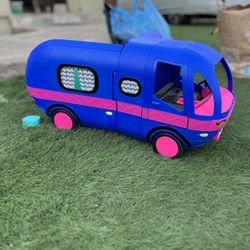 LOL Toy Bus