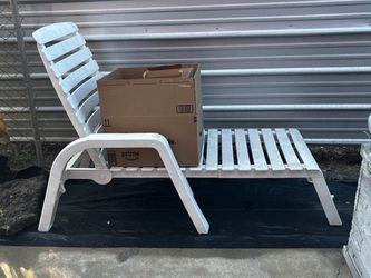 White Plastic Outdoor Chaise Lounge Chair