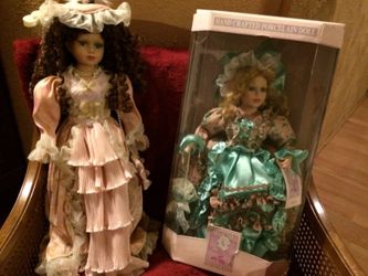 2 Porzellan Dolls each $10