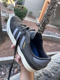 Adidas Sneaker (10.5)