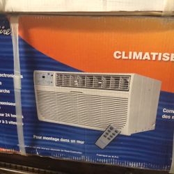 10,000 BTU wall air conditioner to 20 V new in the box