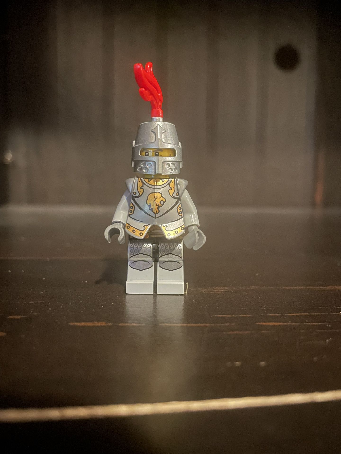 LEGO Kingdoms Castle Lion Knight With Armor Retired Cas(contact info removed)