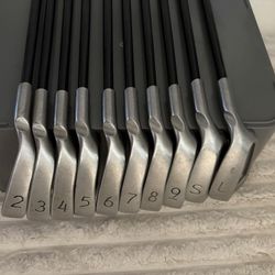 Golf Set. Ping, Cleveland Etc