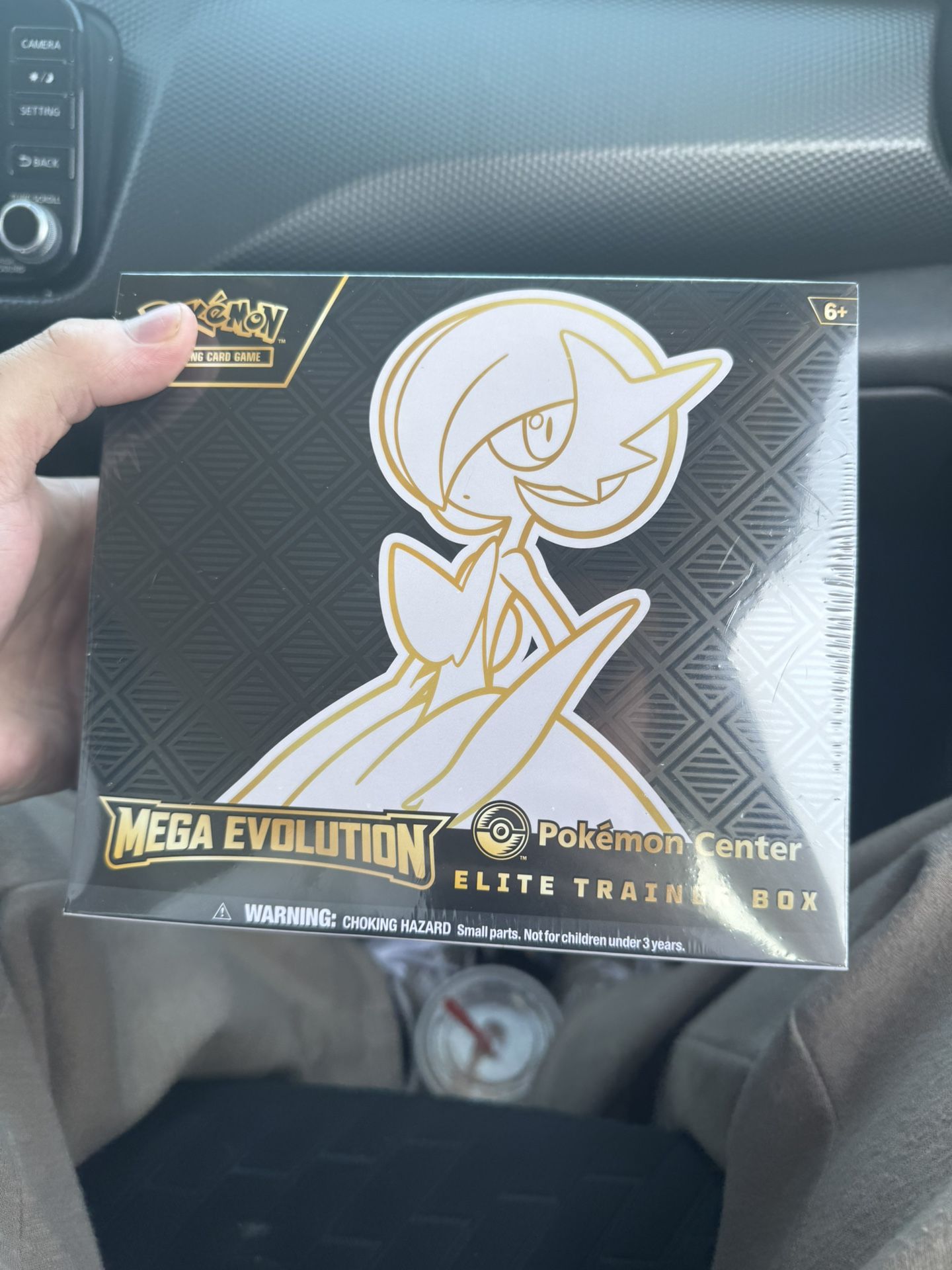 Pokemon Center Mega Evolution Gardevoir Etb