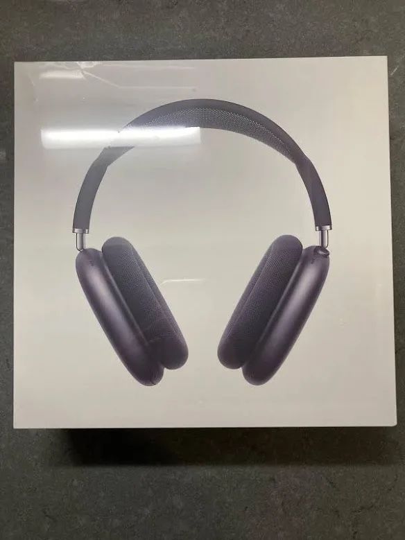 AirPod Maxes