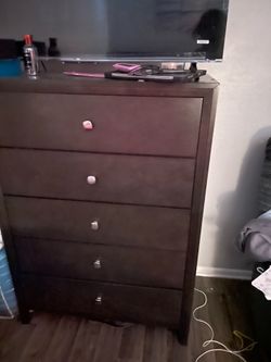 Queen size bed