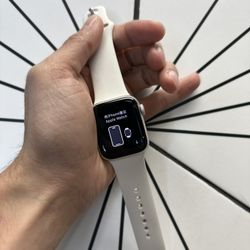 Apple Watch SE 2 Silver 40MM Cellular Unlocked With Apple Warranty