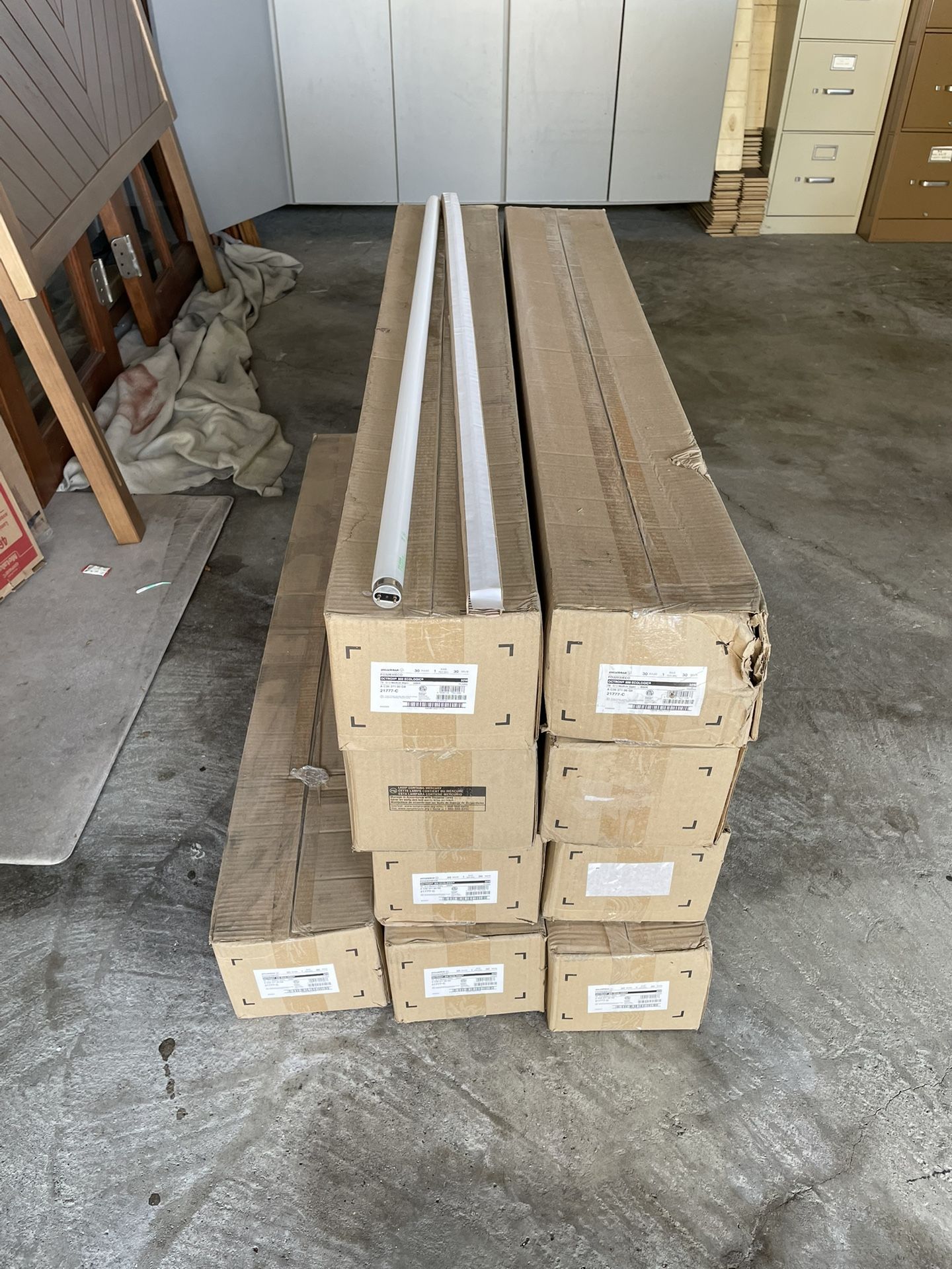 T8 Fluorescent Light Tube , Case Of 30