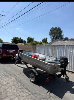 Klamath Aluminum Fishing Boat with Trailer + motor