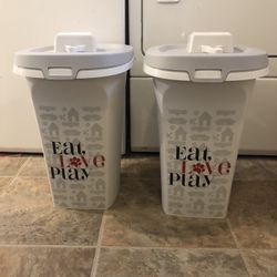 Pet supply storage
