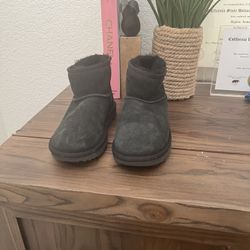Uggs Mini Booties Size 3