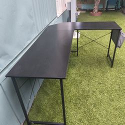 Mesa Esquinero Seminueva