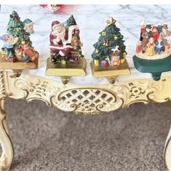 Vintage Stocking Holders Set Of 4